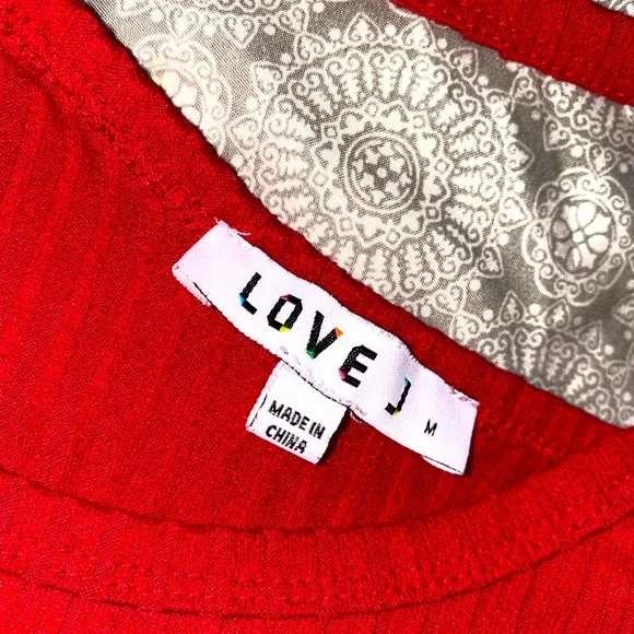 Red basic top - Picture 2 of 2